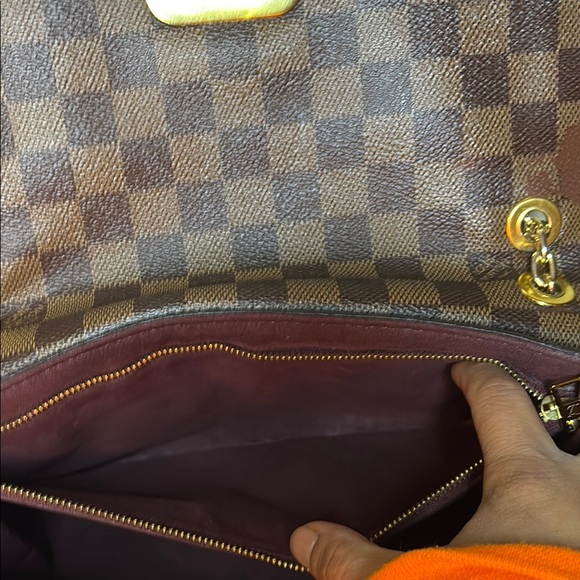 Louis Vuitton elegant purse 10 x 4 x 7 - Picture 11 of 16